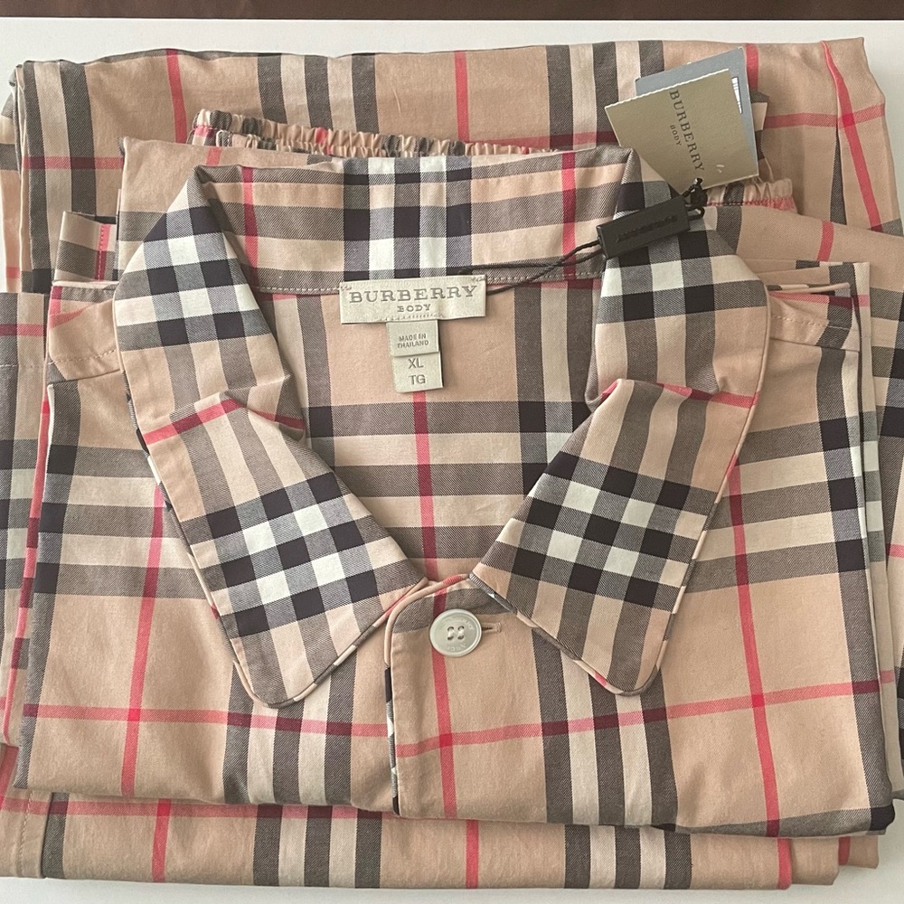 ** SOLD **NWT Burberry Nova Check Cotton Pajama Set  Sz XL